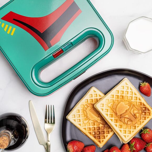 Star Wars Boba Fett Bounty Hunter Slave 1 Non-Stick Double-Square Waffle Maker - Picture 3 of 8